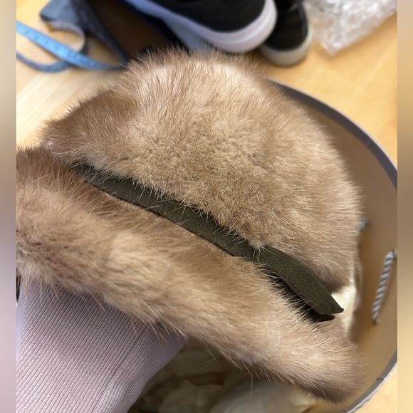 Vintage Fur Hat - Picture 4 of 16